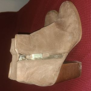 Womens size 7.5 Aldo short ankle boots